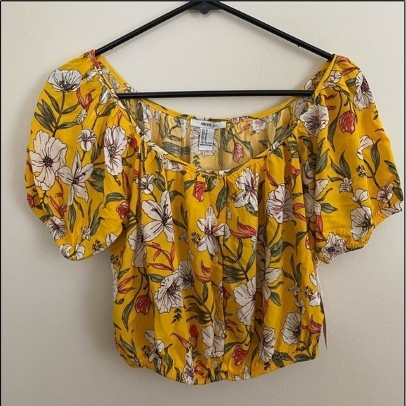 NWT F21 yellow cream floral cropped blouse size medium - Picture 1 of 4